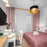 24h Kasprzaka 아파트